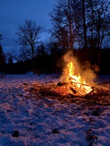 Basaltic Farms Wood Pile Burning Cleaning Forest Snow Fire Moon Min 1 : Basaltic Farms